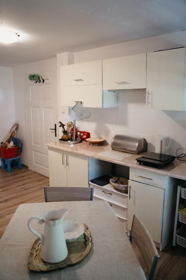 Kowalowka Apartment Mirsk Ngoại thất bức ảnh